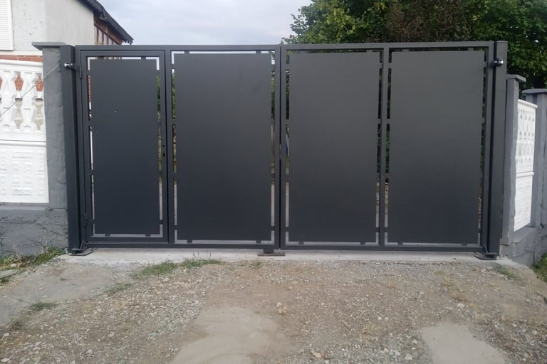 Dvokrilna kapija po meri Kragujevac – moderni dizajn i dugotrajnost Metalna dvokrilna kapija