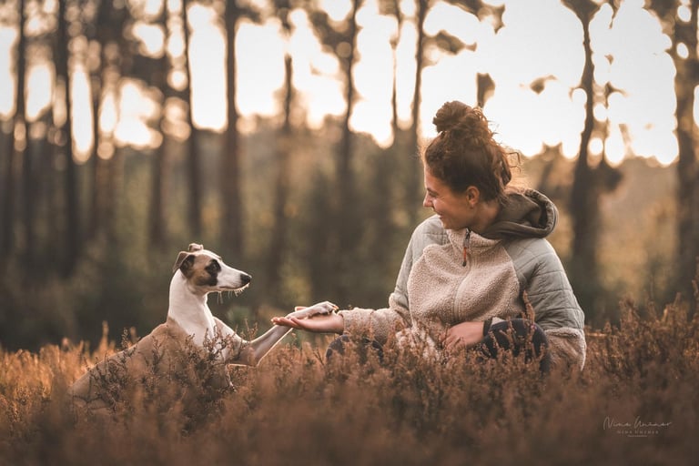 Nella mit ihrem Hund Easy