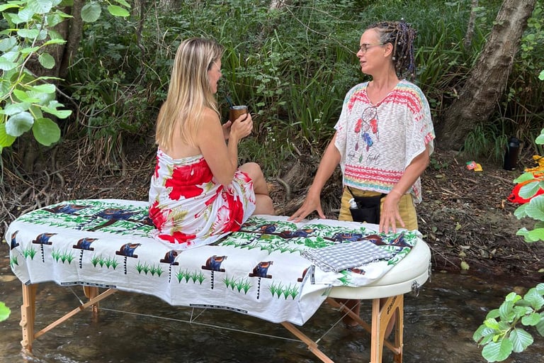 pause thé lors d'une séance de massage dans la rivière