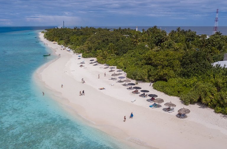 Ukulhas Island Snorkeling and Calm Environment