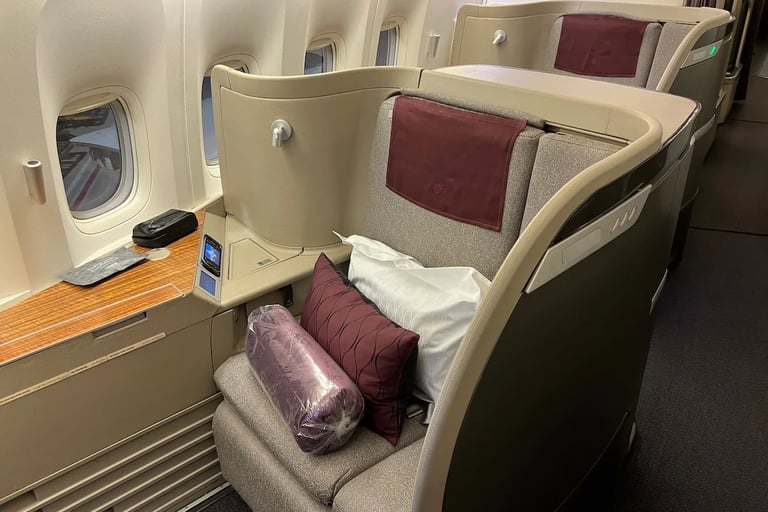 Qatar Airways Boeing 777 business class cabin