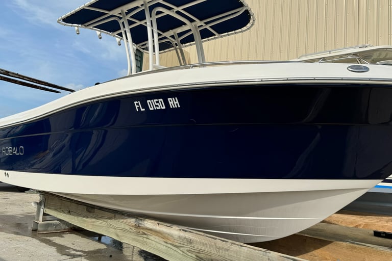 Robalo R222