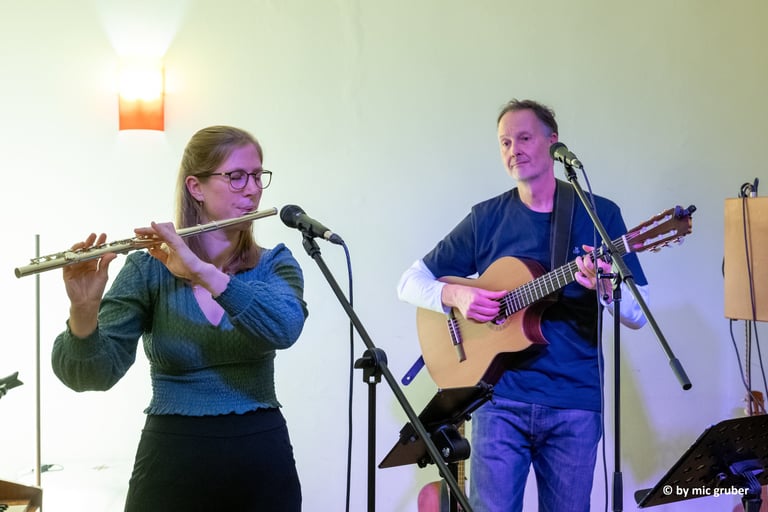 Duo French Connection bei einem Konzert im Café Mutz