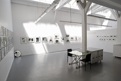 Interieur de la Galerie Parisienne d'Exther Woerderoff.