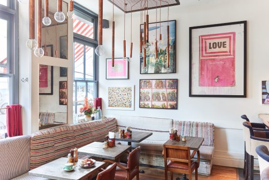 artist residence hotel, diningroom