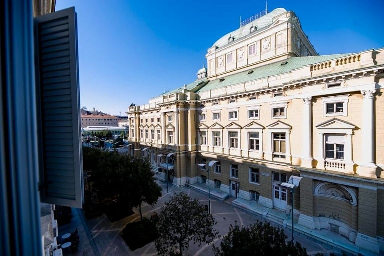 Teatro Suite and Rooms city view