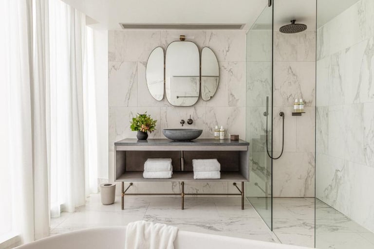 the stratford hotel, bathroom