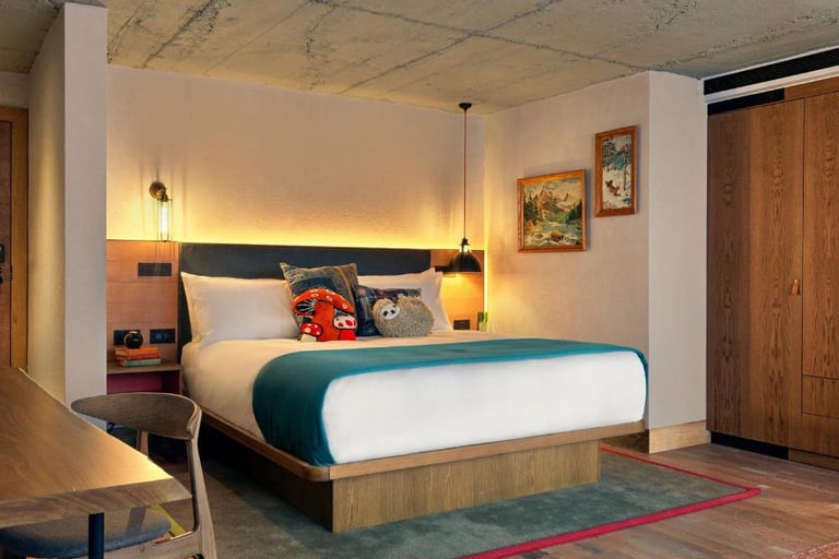 treehouse hotel's bedroom