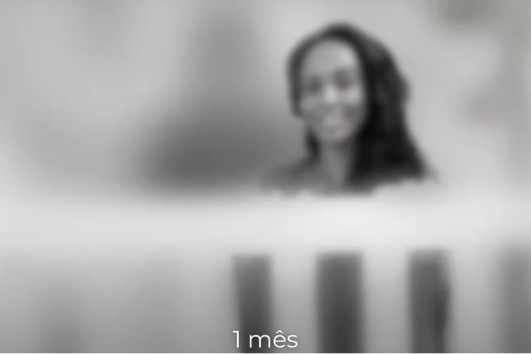 Simulação da visão com 1 mês de vida – ainda desfocada, mas com leve percepção de formas e contraste