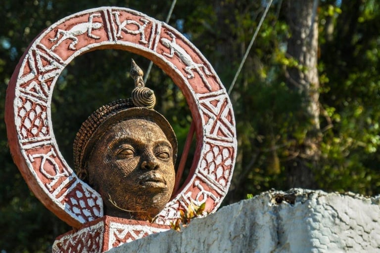 Ifa Halo hand sculpture at Oyotunji African kingdom