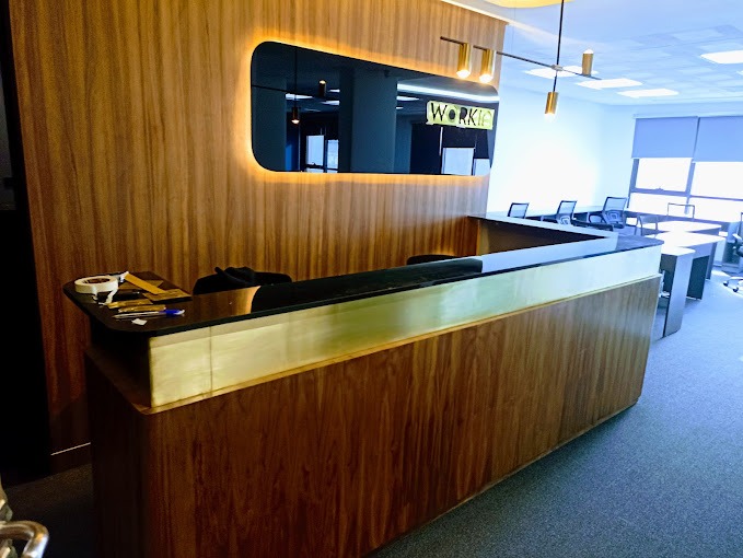 HABILLAGE DE COMPTOIR AVEC LAITON