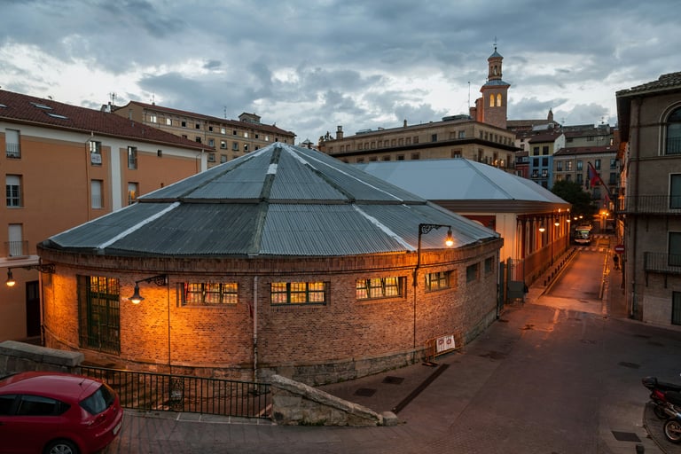 Mercado de Santo Domingo at down