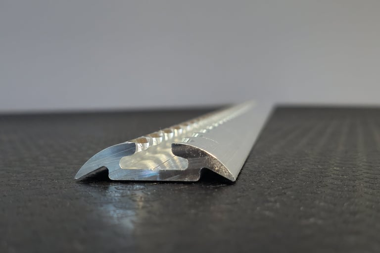 Airline juosta bėgelis kroviniui tvirtinti