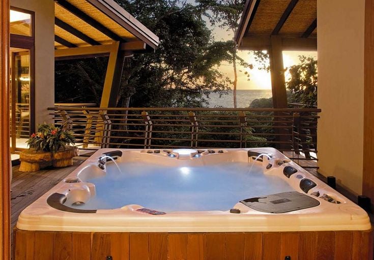 Jacuzzi Marbella 1 - landscaping Marbella