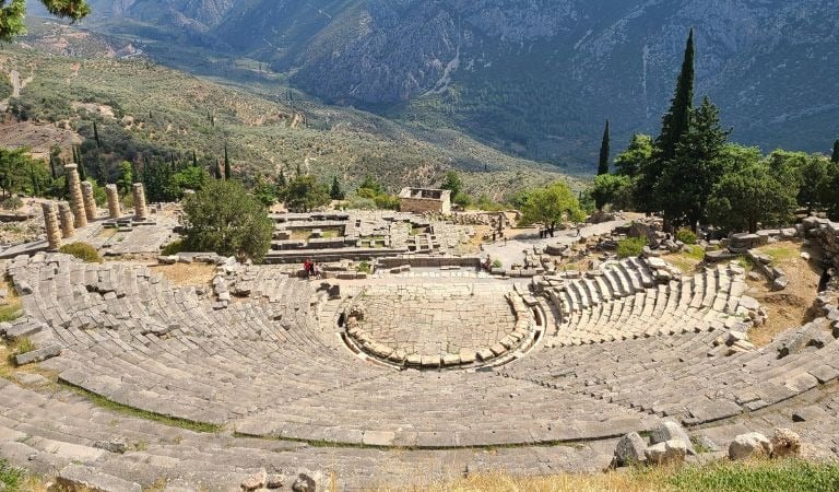 oracle of Delphi Apollon Greek God