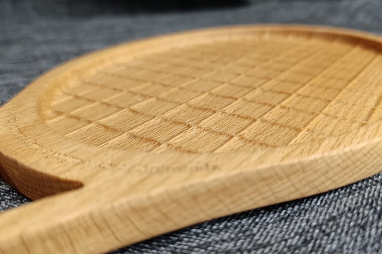 Raquette en bois massif usiné à la CNC