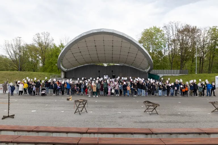 rekordo siekimas masiskiausias kortu zaidimas lauko zaidimu festivalis siauliuose