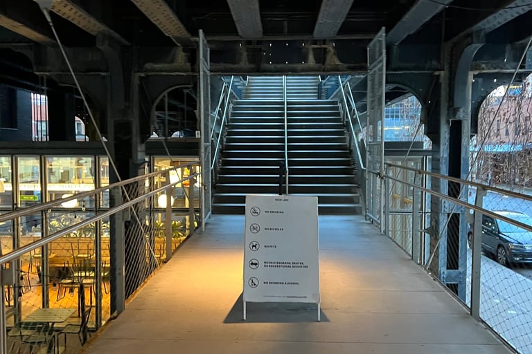 Grovescort Entrance to the High Line