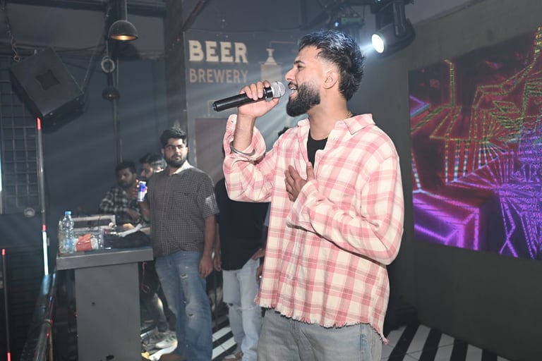 Parry Sidhu at Cafe Underpass