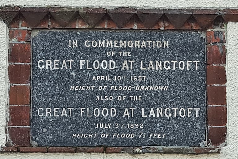Great flood of Langtoft plaque 1657 and 1992