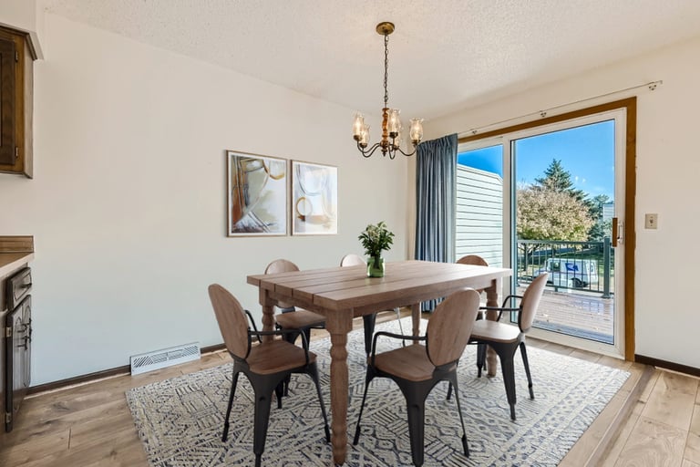 virtually-staged-dining-room