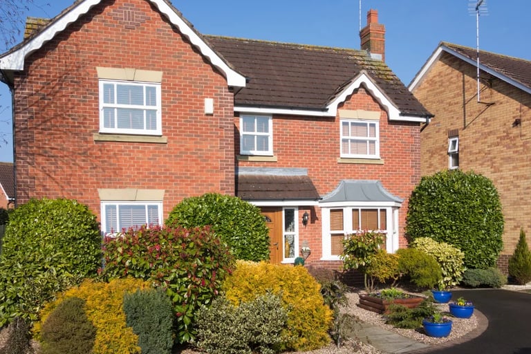 custom flower bed landscaping