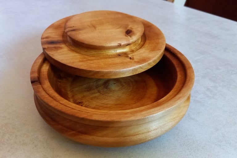 Petite boite en frêne