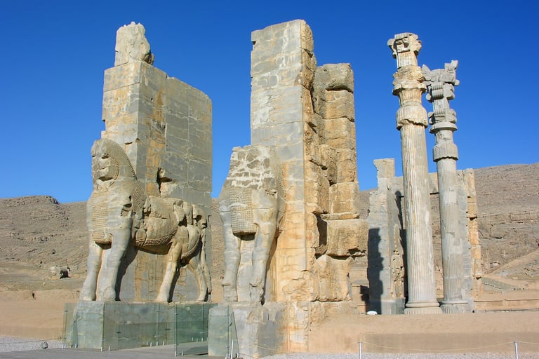 Who founded the Safavid Dynasty and when?