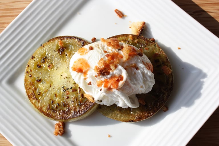 fried green tomato with poached egg