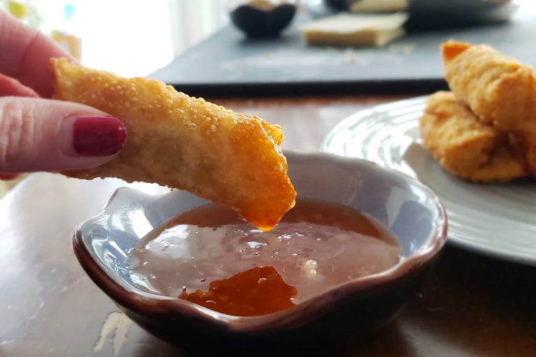 Thai spring rolls and dipping sauce