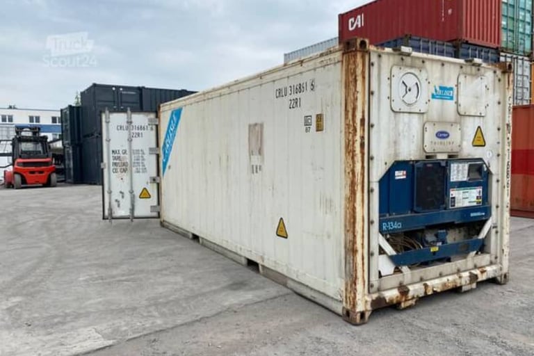 White 40ft High Cube Cargo-Worthy reefer container with built-in refrigeration unit for cold storage