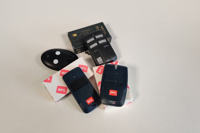 BFT Mitto RCB2/4 vartų pultelis – suderinamas analogas, 433 MHz, kintamas kodas