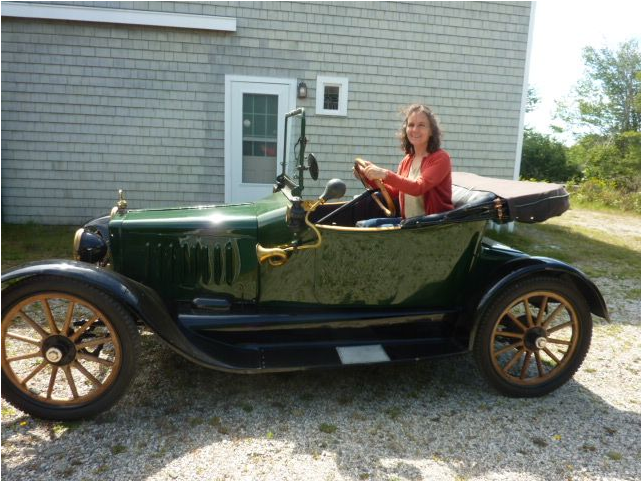 Driving a 1915 Baby Saxon automobile