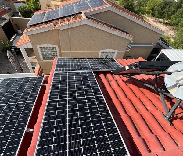 photovoltaic-solar-installation aure-luxe-general-construction-la-marina-costa-blanca