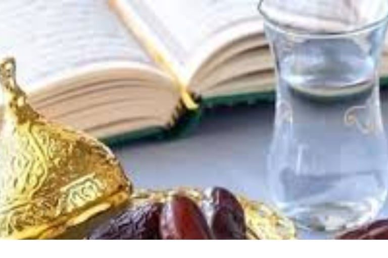 الصيام والاغطار على تمر هو الاصل