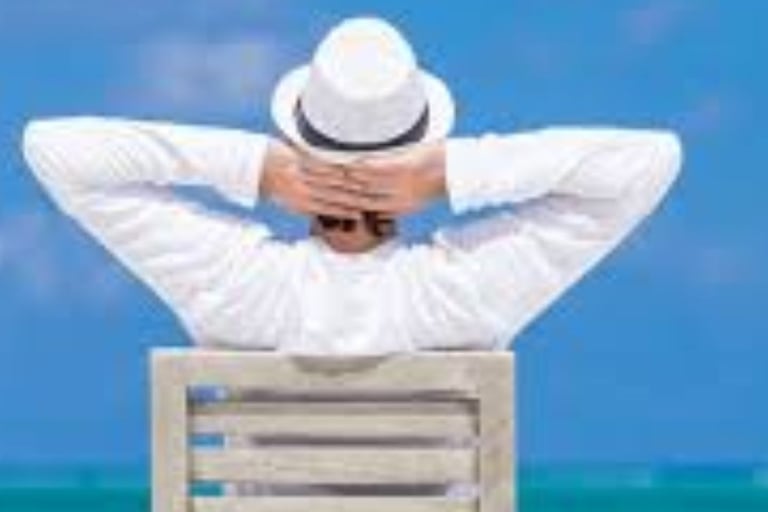 التقاعد بوابة لإعادة الاختراع.. فرص ذهبية وتحديات لا تُغفل! 🚪✨ (1)