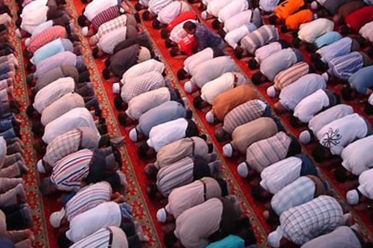 فى جماعة مهم الصلاة