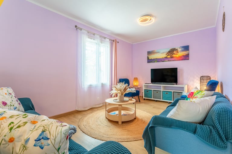 Le salon cosy pour des soirées chaleureuses.