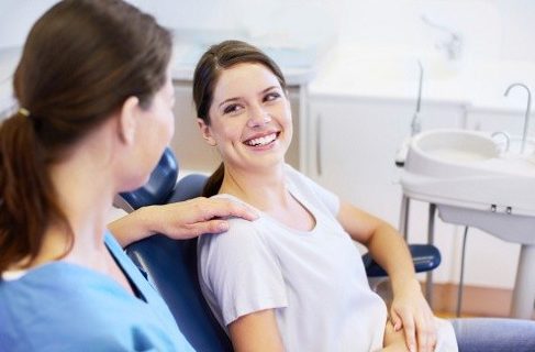 mang thai niềng răng