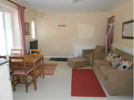 Les Sources Gîte/Apartment lounge & dining