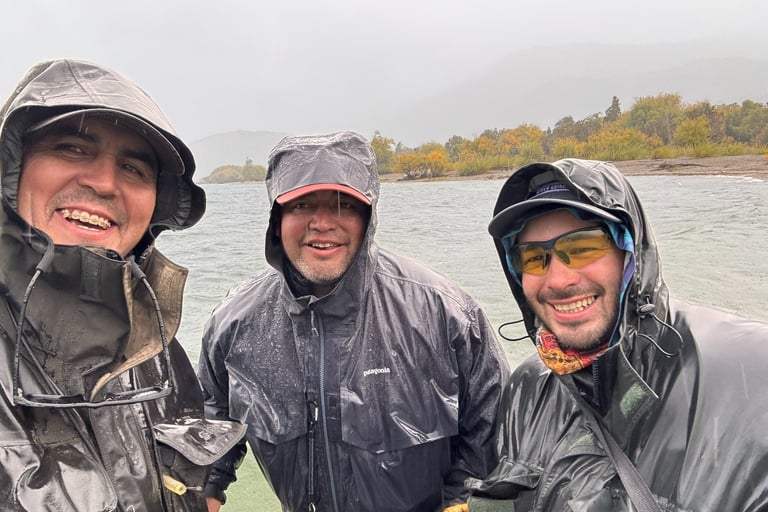 Pesca con mosca de vadeo en Lago Puelo y Parques Nacionales