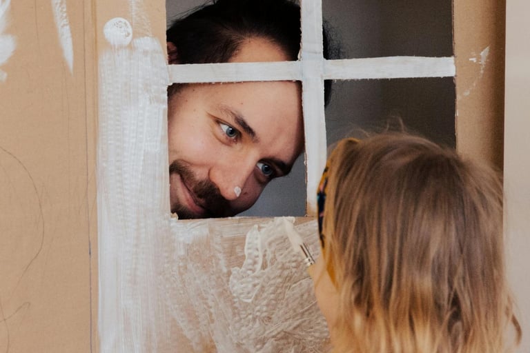 Papa qui joue avec sa fille
