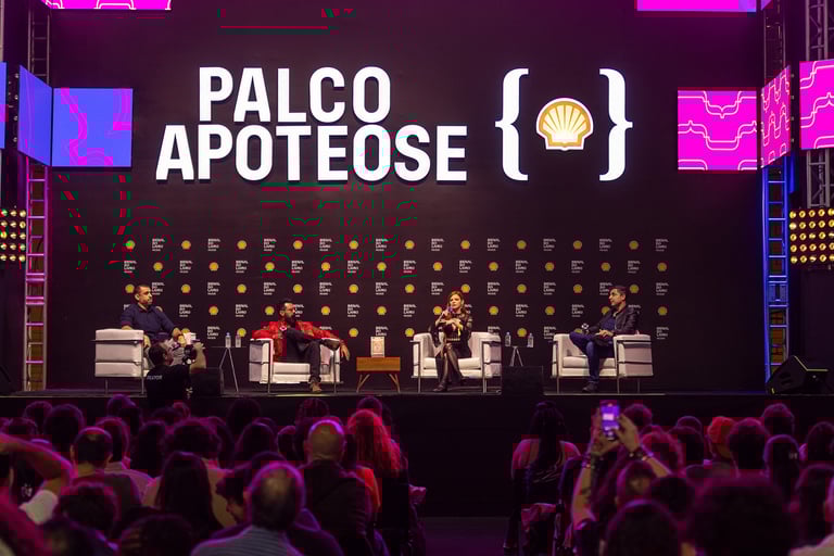 Palestra no Palco Apoteose. Bienal do Rio 2025.