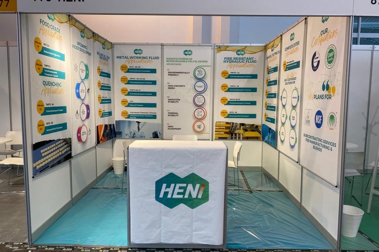 3 sq. meter tradeshow stall with poster hanger backdrop