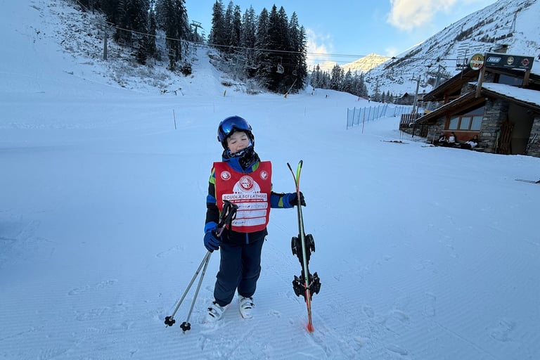 Kids skiing lesson La thuile