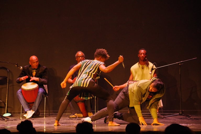 Artiste sur scène Gala étudiants Afrique FEAC 2026