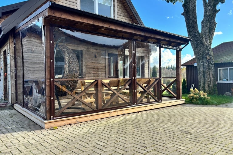 rudas tentas su sidabrine furnitūra