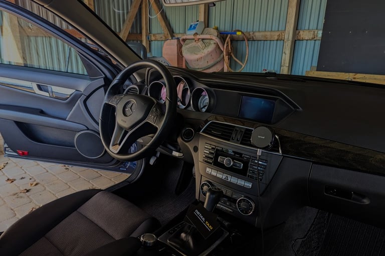 Fahrzeugaufbereitung Mercedes-Benz Innenraum in Flensburg & Umgebung – Detail Taxi Referenzen