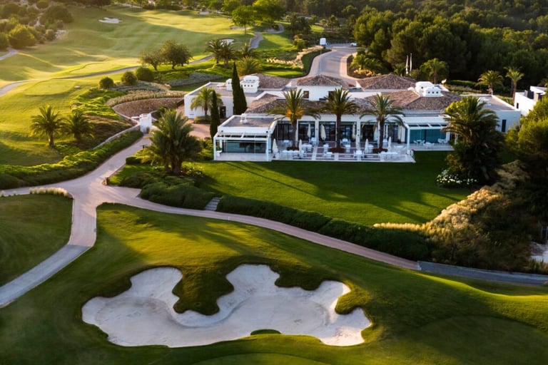 Las Colinas Golf & Country