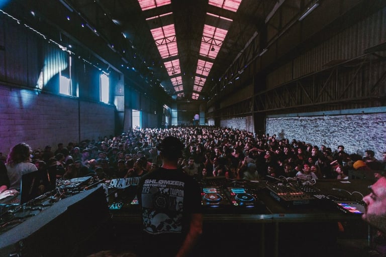 🔊 club Possession / Warehouse clubs (París)